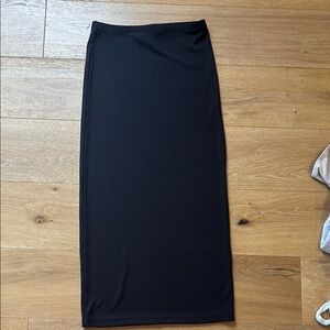 BLACK MAXI SKIRT